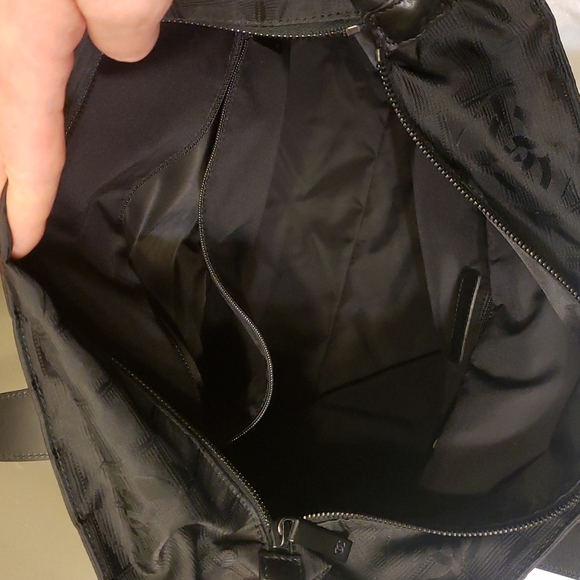 Chanel tote - Picture 10 of 17